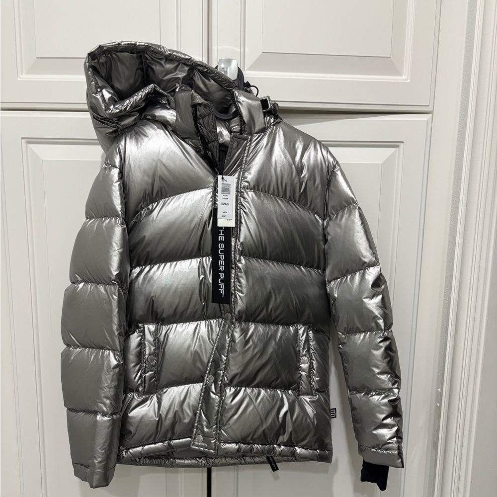 NWT Aritzia the super puff Metallic Silver Ski Jacket size XS runs big